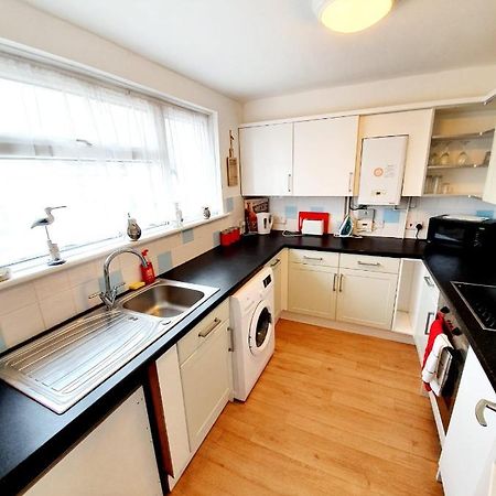 Rayleigh Town Centre 2 Bedroom Apartment Luaran gambar
