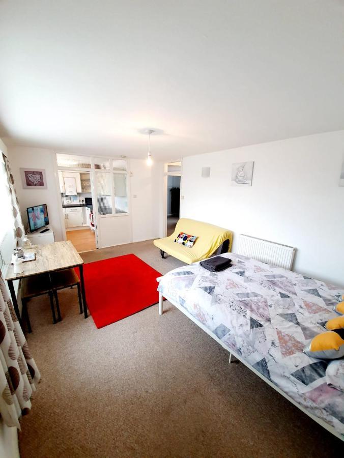 Rayleigh Town Centre 2 Bedroom Apartment Luaran gambar